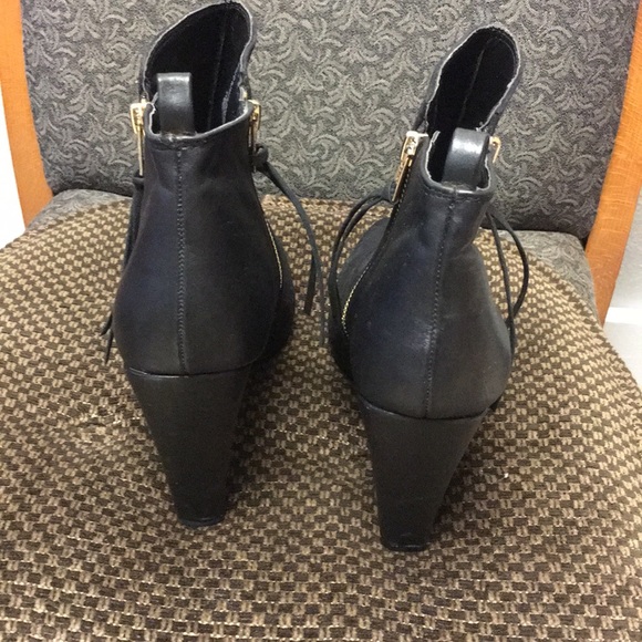 Heels - Picture 2 of 2